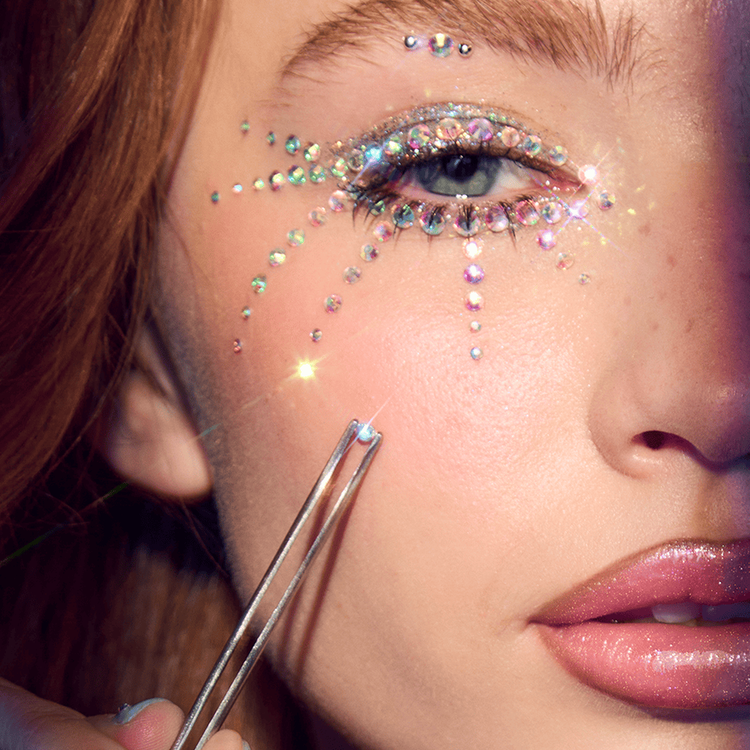 Rhinestone Fantasy - Set de Gemas Faciales Autoadherentes con Pinzas