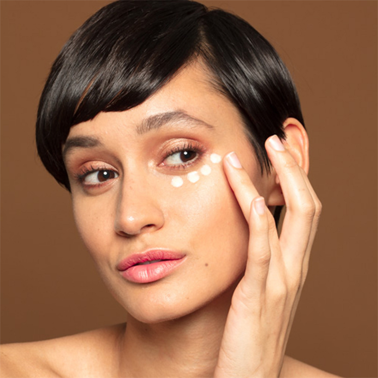 Auto Correct - Crema Contorno de Ojos, iluminadora y desinflamante