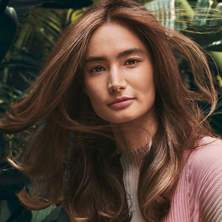 Nutriplenish Shampoo hidrata y nutre el cabello seco y opaco